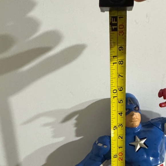 2012 MARVEL CAPTAIN AMERICA 10" TALKING (PUSH BUCKLE) ACTION FIGURE   #4418 - Picture 5 of 9